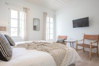 ig_ar_amymonesuites_superiordeluxe_ei (4).jpg