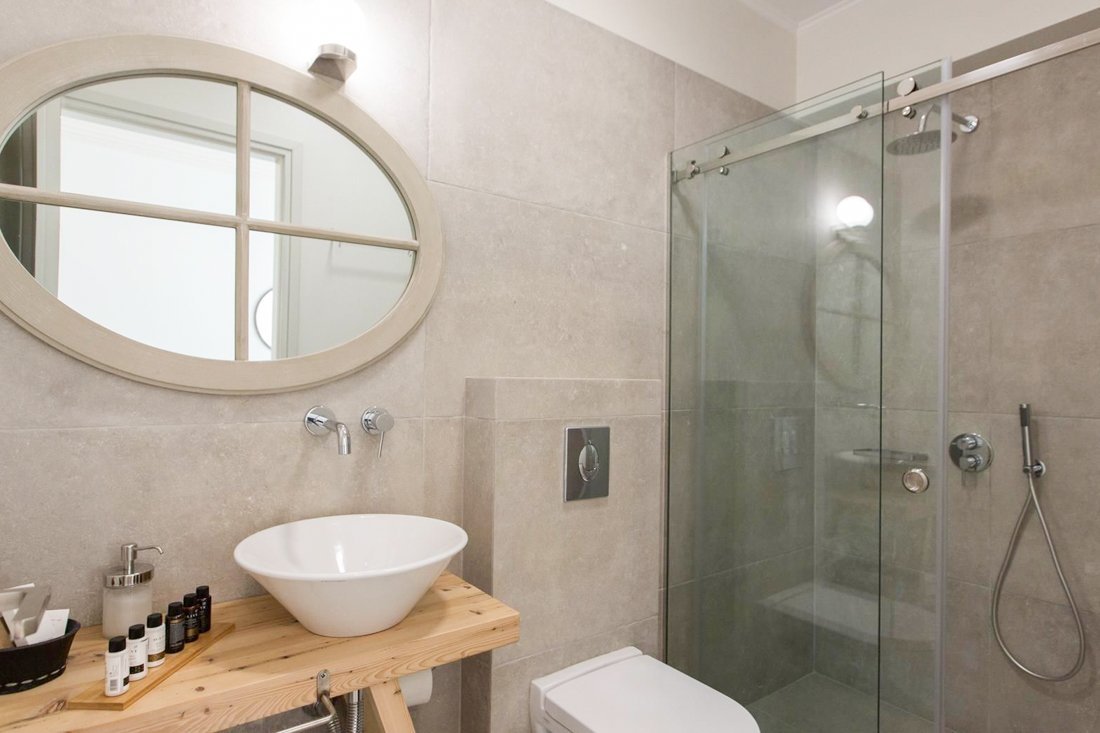 ig_ar_amymonesuites_superiordouble_ei (5).jpg