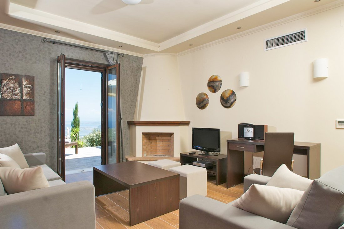 ig_lf_anemones_krinea_ei (2).jpg