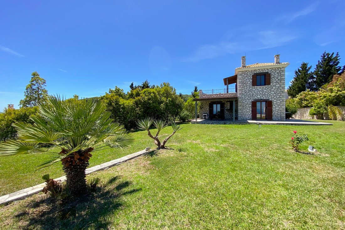 ig_lf_anemones_nisa_ei (1).jpg