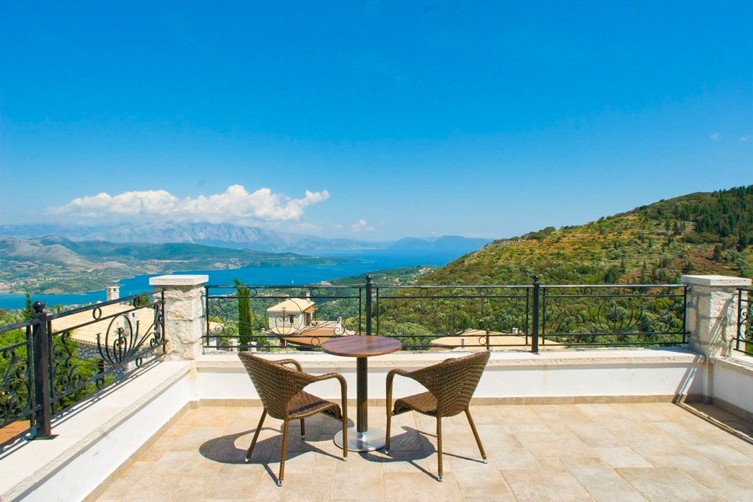 ig_lf_anemones_nisa_ei (8).jpg