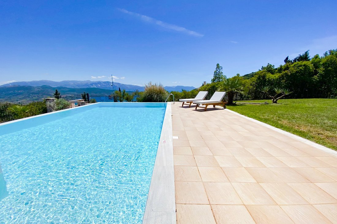 ig_lf_anemones_nisa_ei (12).jpg