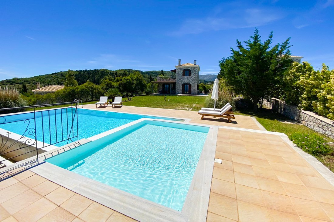 ig_lf_anemones_nisa_ei (16).jpg