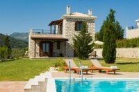 ig_lf_anemones_nisa_ei (9).jpg