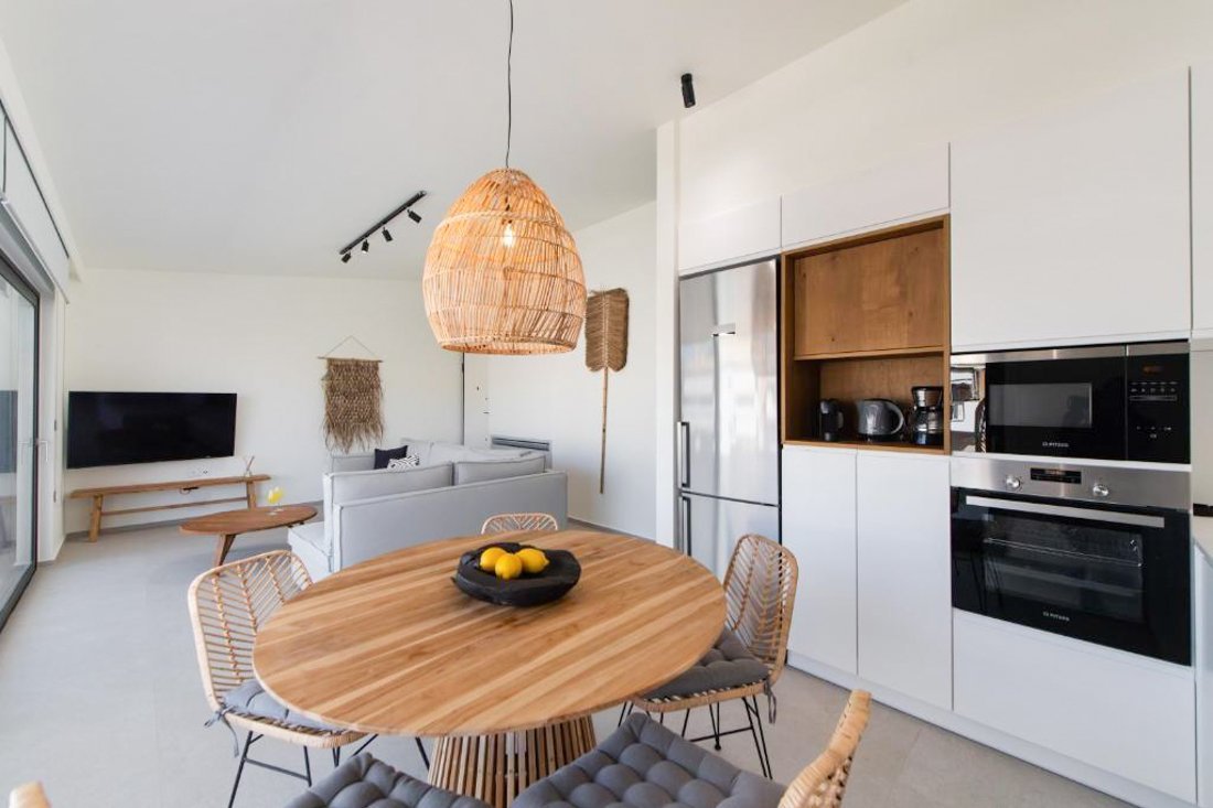 ig_lf_pnoe_deluxe_book_ei (7).jpg