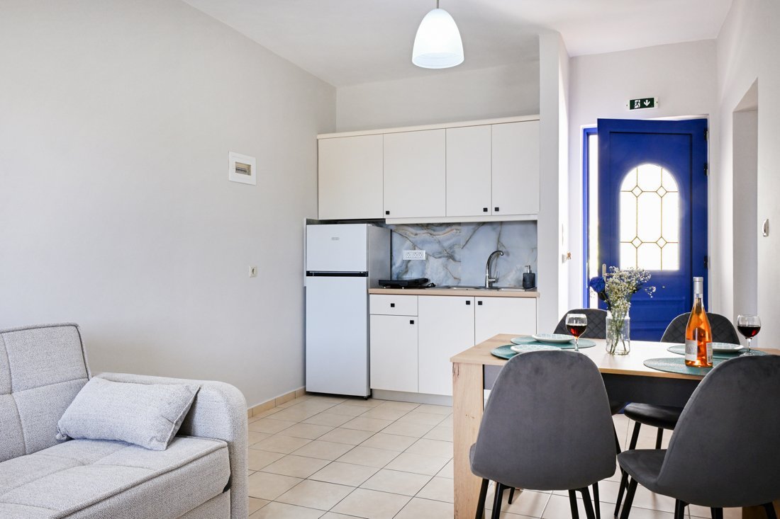 sfakian horizon room 13 (3).jpg