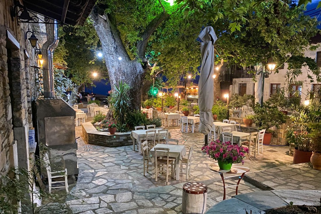 pi_afissos_fotogasten (2).jpg