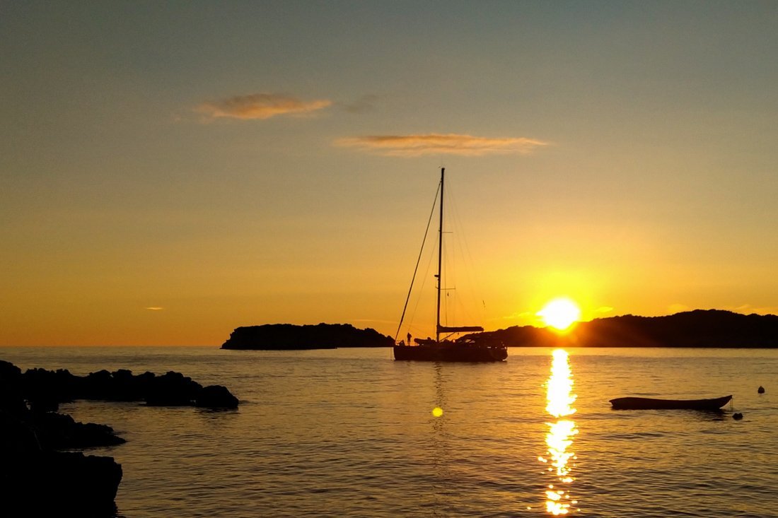 25003653_ep_syvota beach view_cb_25_fw.jpg