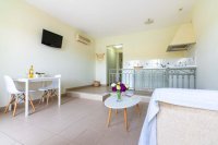 omirikon_bg_ei (8).jpg