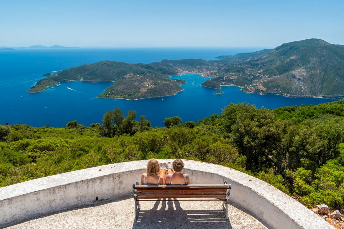 24003371_it_kathara klooster_wh_25_fw.jpg