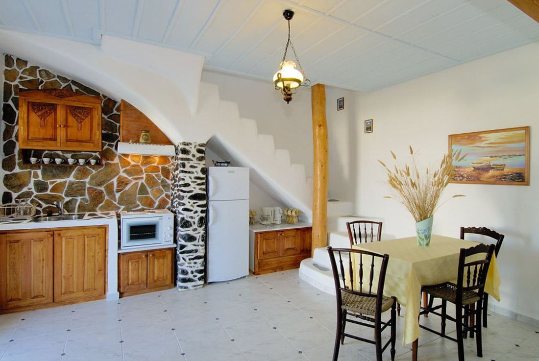 huize mantalena eros in girismata op skyros_3.jpg