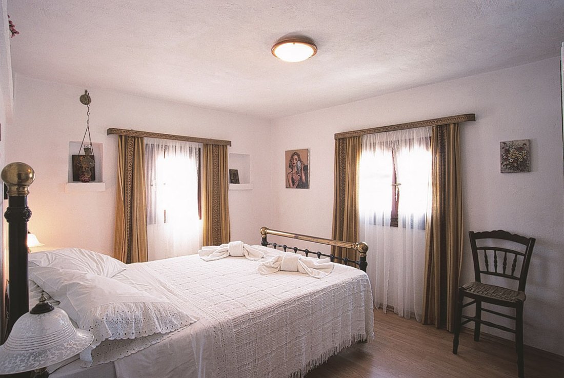 villa mantalena in girismata op skyros_4.jpg