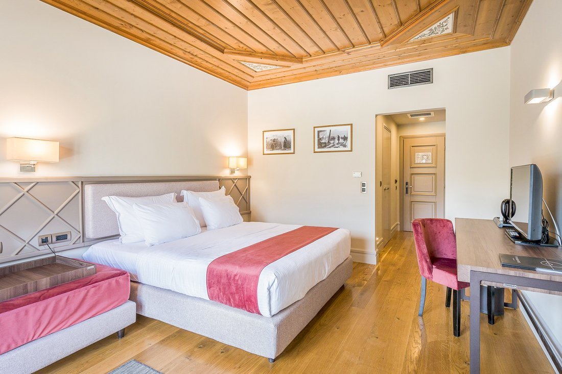 ig_ep_lake_deluxe_ei (3).jpg