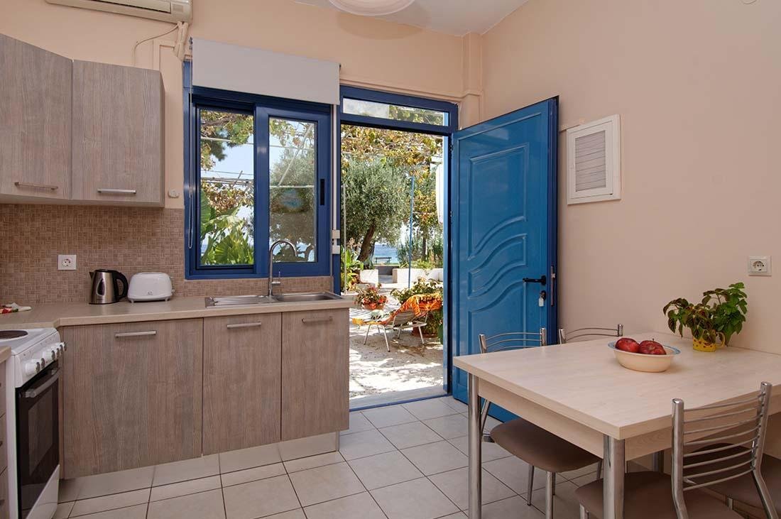 Akrogiali, Poros, Kefalonia st 1