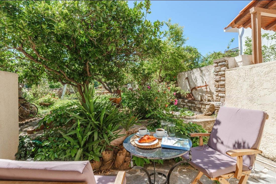 huize halikoura, stoupa in peloponnesos